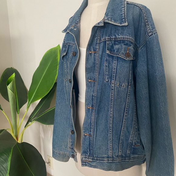Vintage Oversized Denim Jacket - Picture 4 of 11
